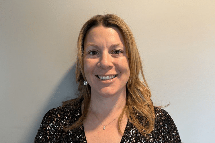 Renee Redding headshot